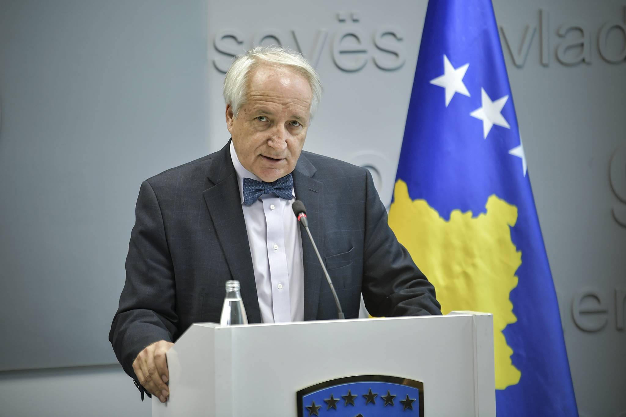 Bakan Latifi Avusturya’ya Gitti
