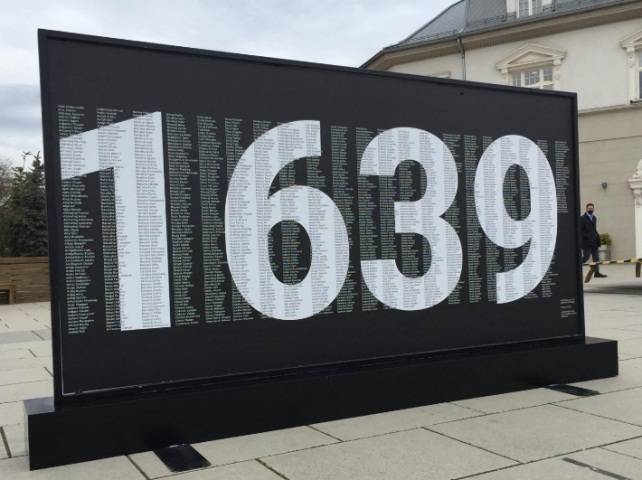 1,639 Kayıp Kişinin İsmi Priştine'deki Skënderbeu Meydanı'nda
