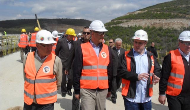 Durres-Merdar Otoyolunun Kosova Bölümüne İlk Asfalt Döküldü