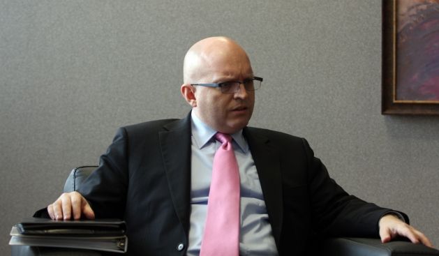 Reeker: Vetevendosje Hata Ediyor