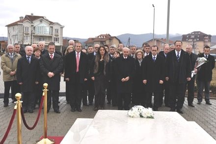 Mustafa: Bağımsızlıkla Gurur Duyuyoruz, Geçmişi Unutmamalıyız