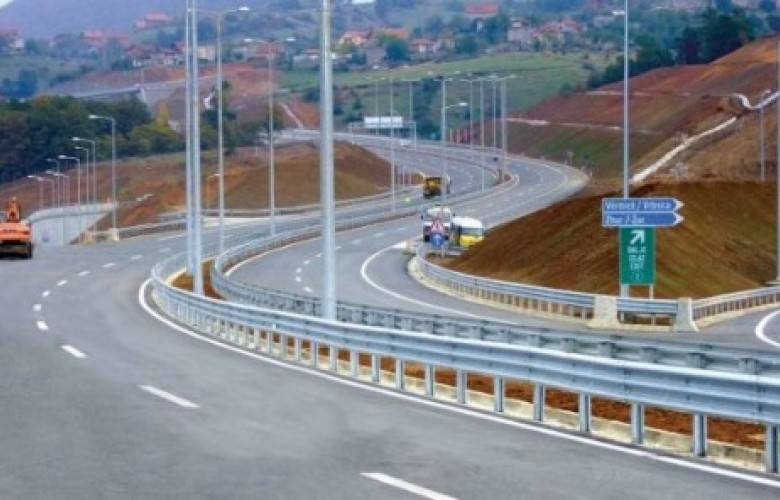 Üsküp-Priştine Otobanın Geçtiği  Araziler Kamulaştırılıyor