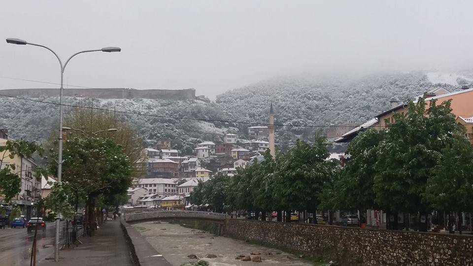 Prizren Sabaha Karla Uyandı