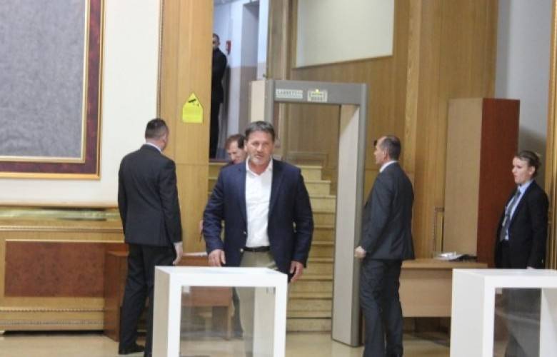Oyların Yeniden Sayılmasından Sonra LAA Listesinde Değişiklik
