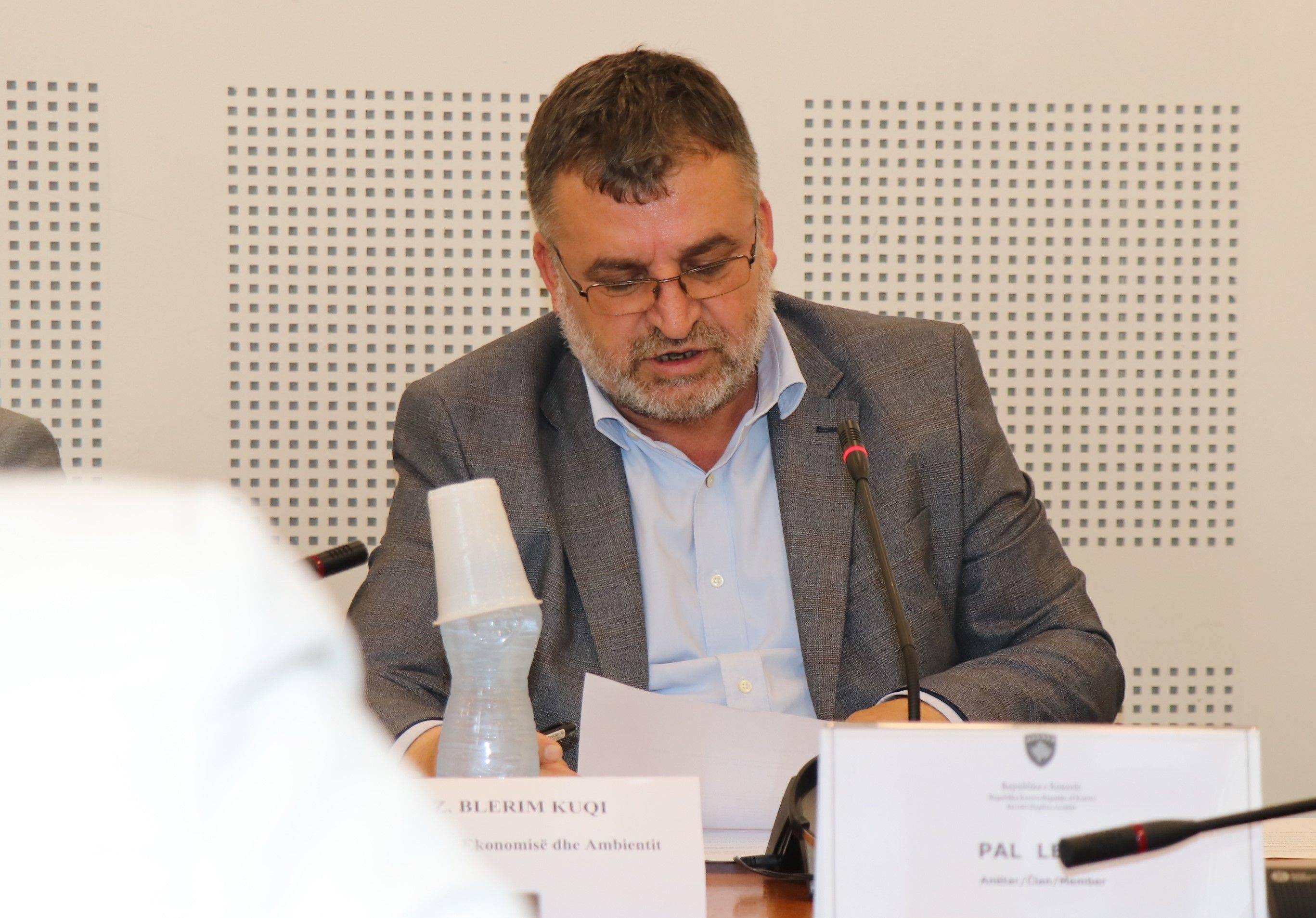 Bakan Kuçi Görevinden İstifa Etti