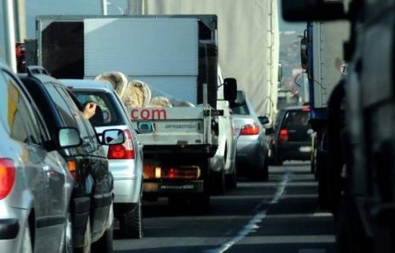 Sırbistan'dan Geçişlerde 1 Saatten Fazla Bekleniyor