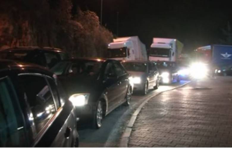Merdare'de Araç Konvoyu