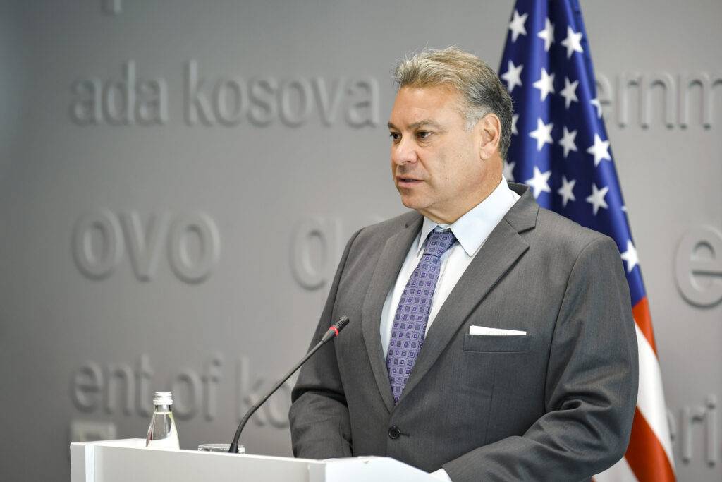 Kosova Hükümeti, Kurumlara Dönmek İsteyen Sırplara İzin Vermeli