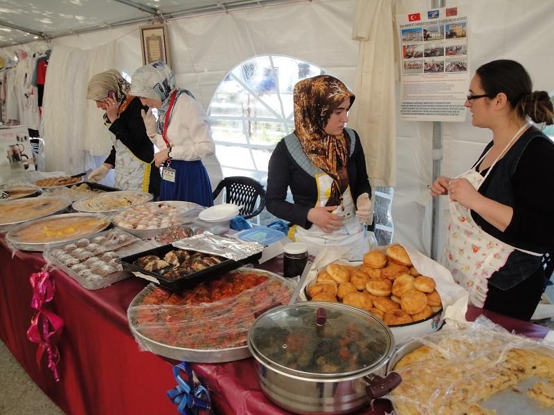 Süleymaniye Vakfı Öğrencileri Kermesine Yoğun İlgi