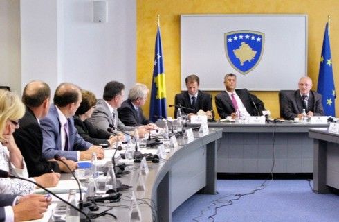 Kosova Başbakanı ve Bakanların 132 Danışmanı Var