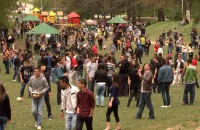 1 Mayıs Dünyada Protesto Ediliyor-Kosova'da Kutlanıyor