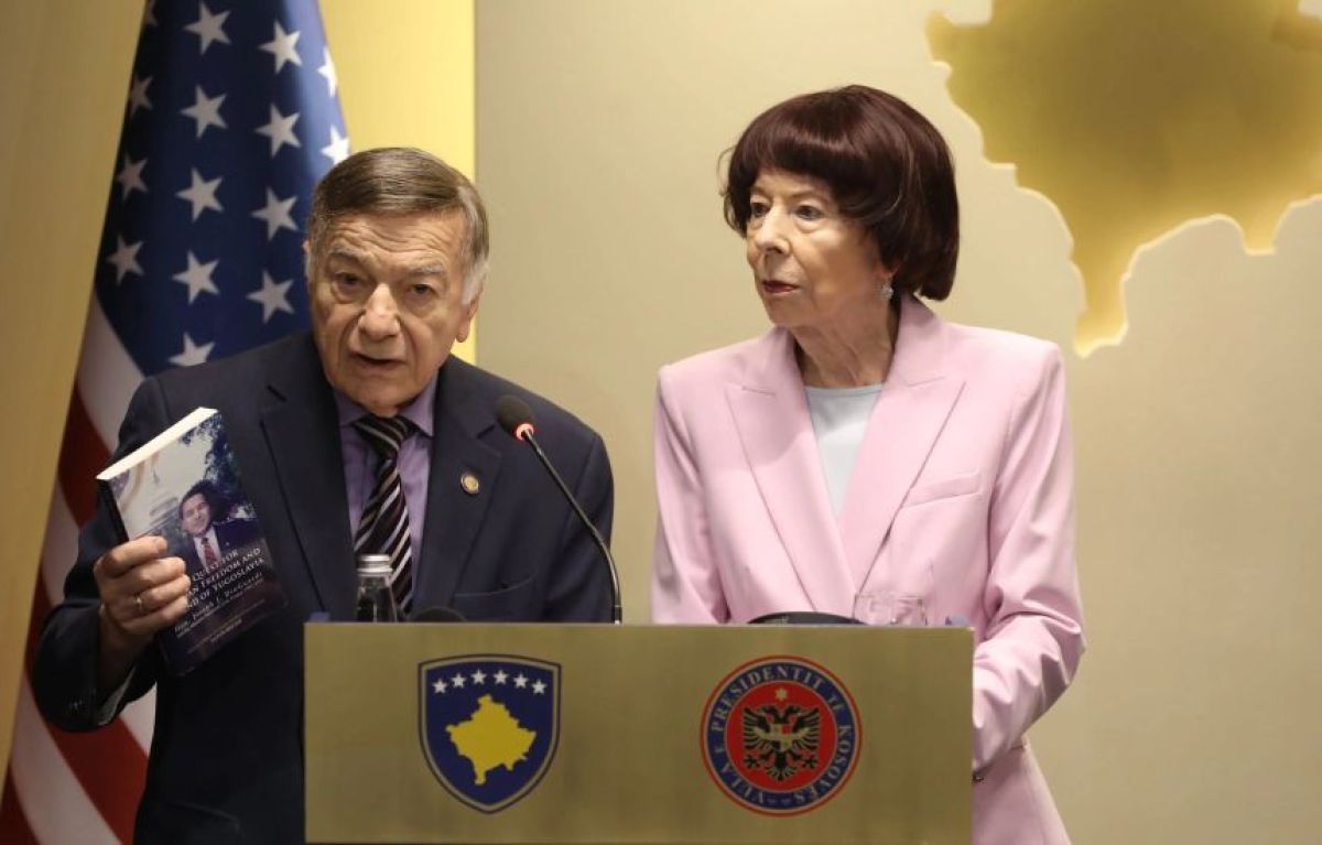 Kosova'nın Cumhurbaşkanına İhtiyacı Var, Düşmanları Balkanlar'daki Dengeyi Bozmaya Hazır