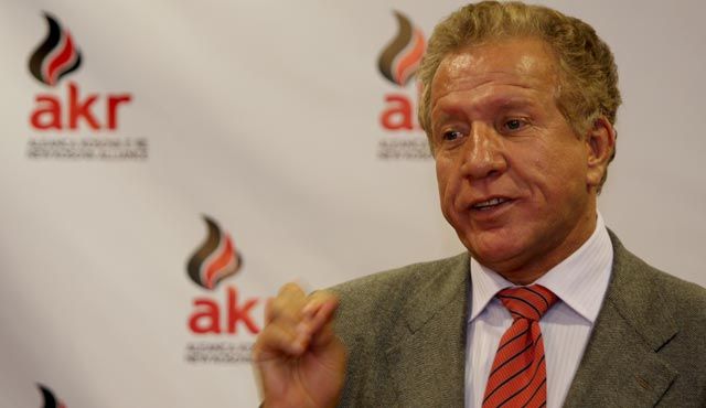 Pacolli: "Kimsenin Yedek Lastiği Değilim"