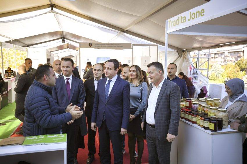 Başbakan Kurti, Uluslararası Tarım ve Gıda Fuarını Ziyaret Etti