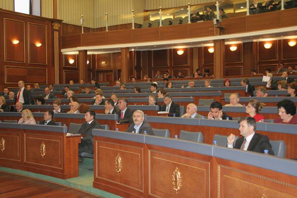 Resmi Gazete Türkçe de Yayınlanmaya Devam Edecek