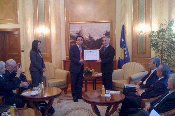 Jakup Krasniqi "Barış Elçisi"