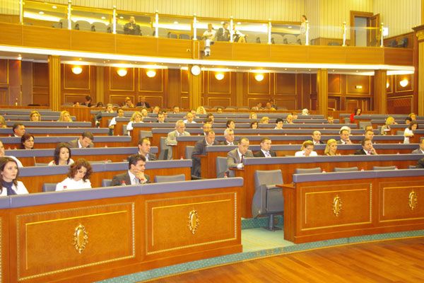 Milletvekilleri 3 Yasa Tasarısını Görüştü