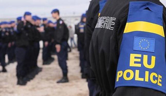 EULEX Kuzeyde İki Avukatı Tutukladı