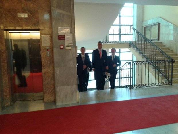 Cumhurbaşkanı Jahjaga Parti Liderlerini Toplantıya Çağırdı