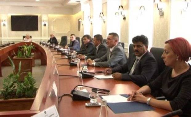 Brovina ve Siyasi Parti Temsilcilerinin Görüşmesi Başladı