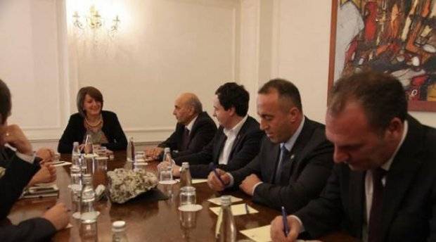 Cumhurbaşkanı Jahjaga Liderleri Toplantıya Çağırdı