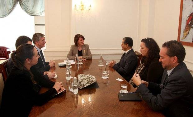 Jahjaga: Liderler Parti Çıkarlarını Bir Kenara Bırakmalı