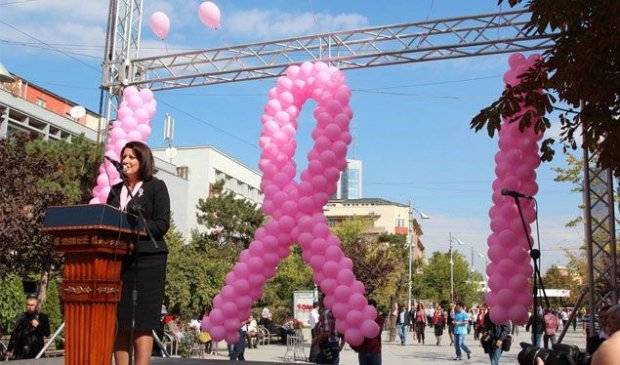 Priştine'de Kansere Karşı Herkes Yürüyüş Yaptı