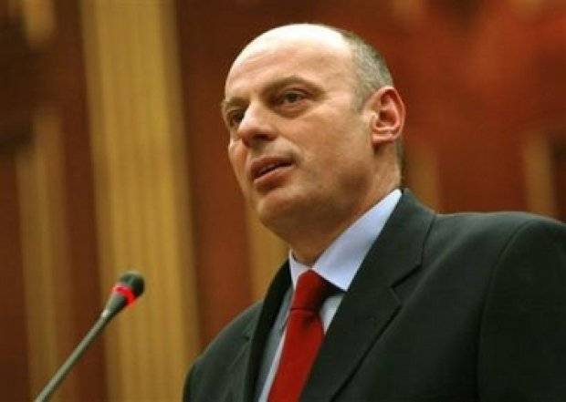 Çeku: Kosova Çok Yakında  Orduya Sahip Olacak