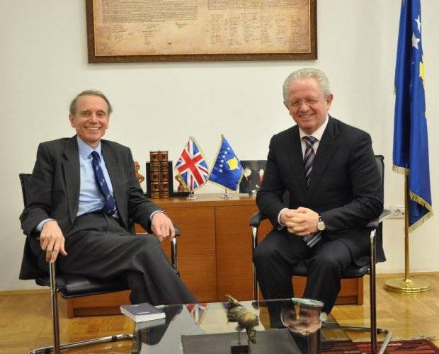 İngiltere, Kosova'nın Avrupai İstikbalini Desteklemektedir