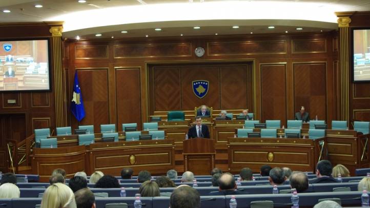 Veseli "Düşmanların" Oylarıyla Meclis Başkanı