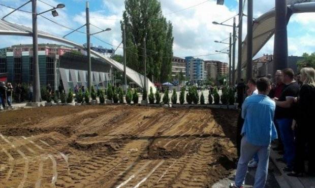 Hükümet İbre Köprüsündeki Barikatı Brüksel'in Kaldırmasını Beklemektedir