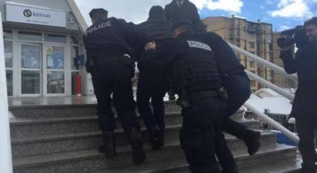 Polis ve Protestocular Çatıştı