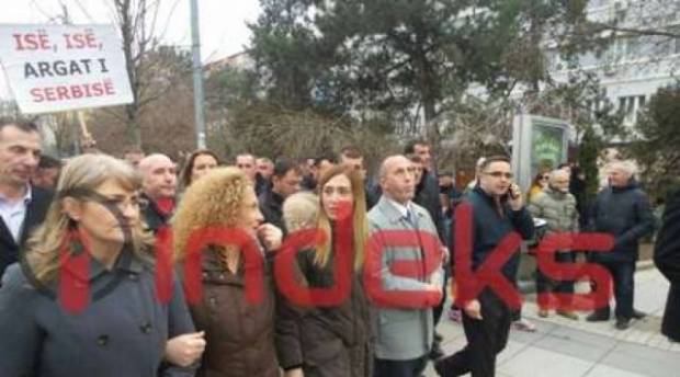 Haradinaj Protestoculara Teşekkür Etti- Şiddetti Anmadı