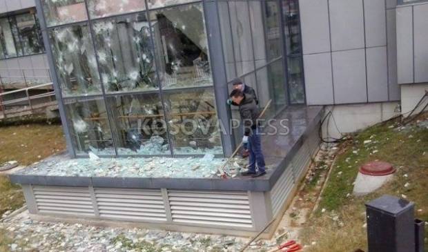 Hükümet Binası Temizleniyor-Başbakan'a 16.00'ya Kadar Müddet