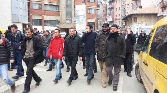 Hafif Yaralanan Albin Kurti Tekrar Protestoya Döndü