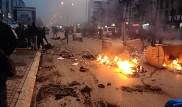 Protesto Sona Erdi - İzleri Kaldı