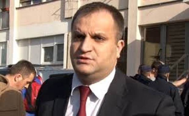 Shpend, Belediyeyi Vetëvendosje'li Aktifistlerle Doldurdu
