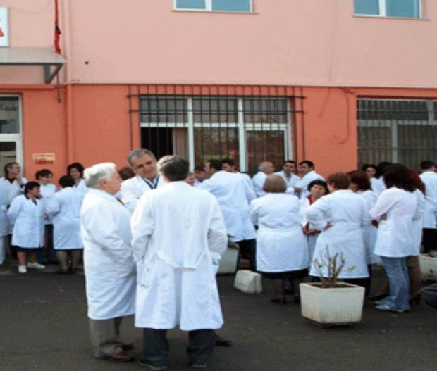 Kosova'yı Doktor ve Hemşireler de Terk Ediyor