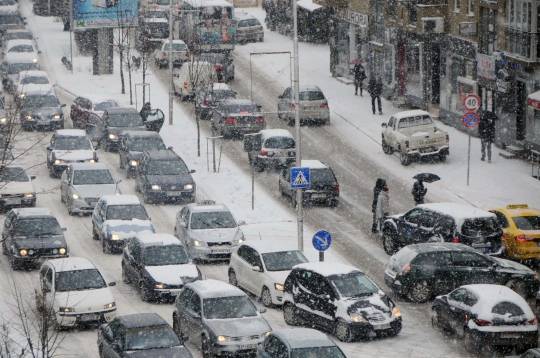 Kar Trafikte Güçlükler Yarattı