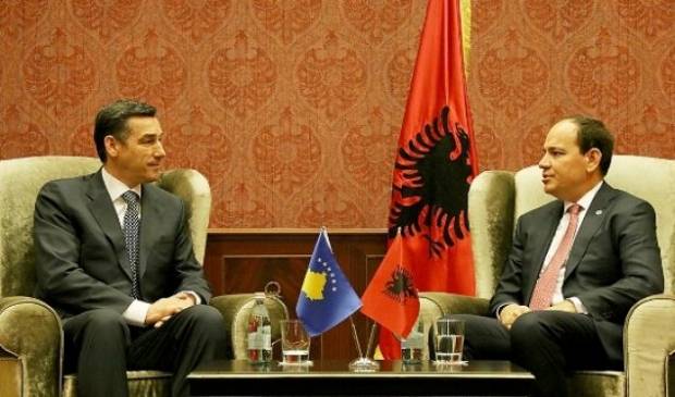 Kadri Veseli Tiran'da