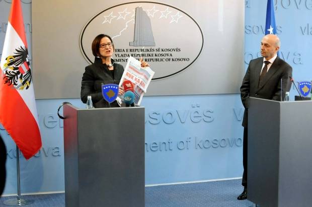 Avusturya'dan Göçmenler Her İki Hafta Uçaklarla Geri Gönderilecek