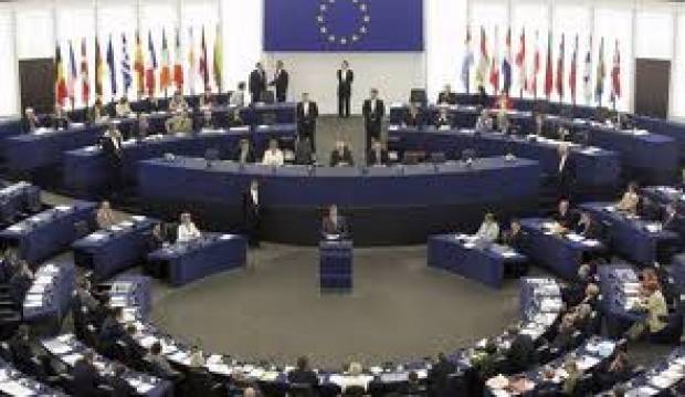 Lunaçek'in Kosova Karar Tasarısı Desteklendi