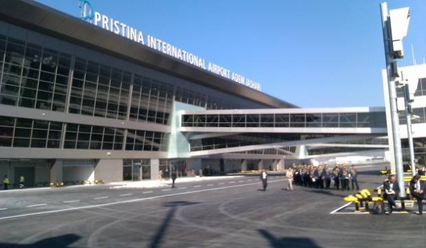 Priştine Havaalanı'na Otobüs Hattı