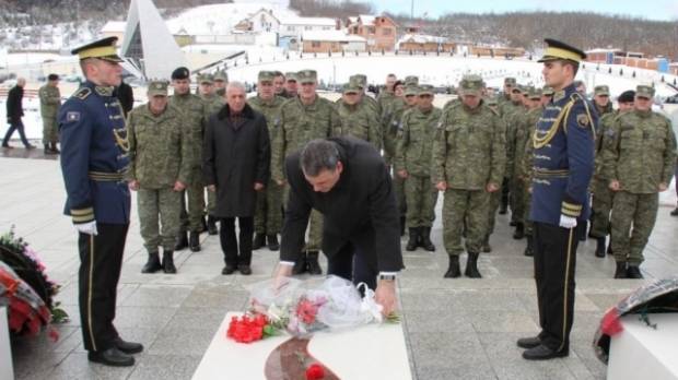 KGG Heyeti Prekaz'da Saygı Duruşunda Bulundu