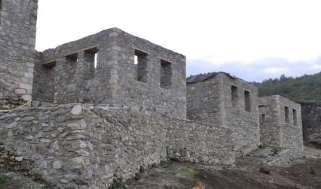 Prizren  Kalesi'nin Bir Bölümü Çöktü