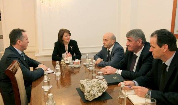 Jahjaga: Yolsuzlukla Mücadele Yoğunlaştırılmalı