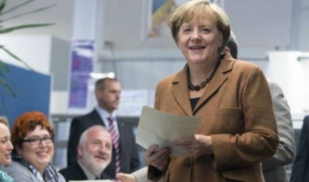 Merkel, Mustafa'ya Hiçbir Zaman Resmi Davetiye Göndermedi