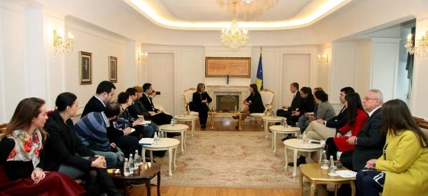 Jahjaga Romanya'dan Heyeti Kabul Etti