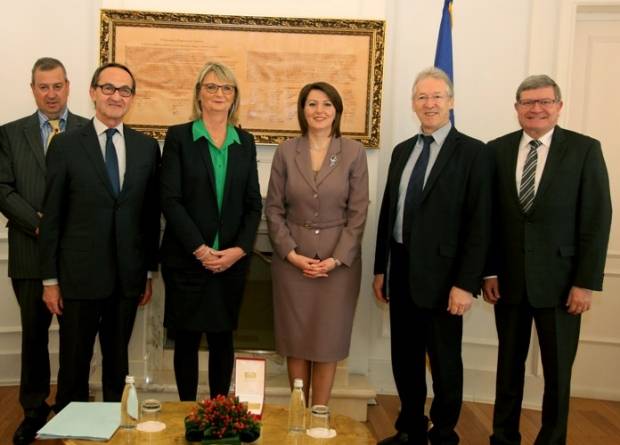 Jahjaga, Vize Muafiyeti Kriterlerinin Yerine Getirilmesini İstedi