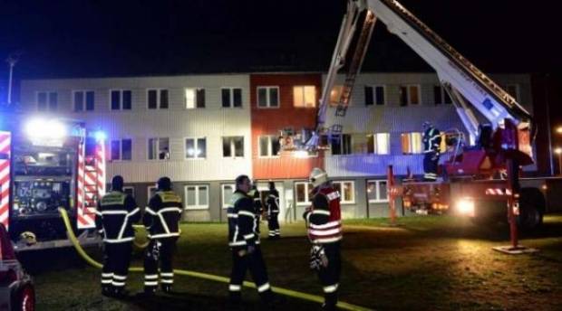 Almanya'da Bir Göçmen Kampı Yandı